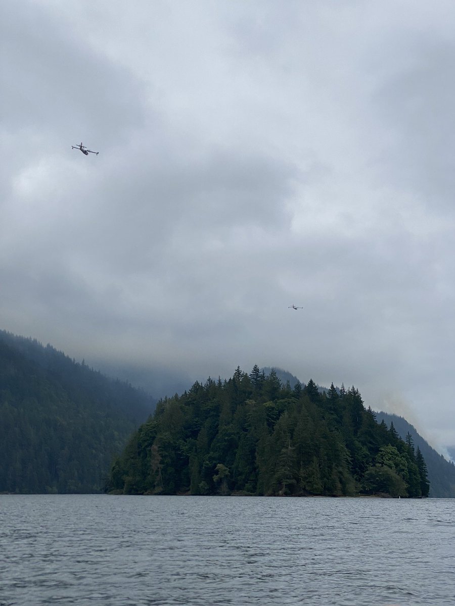 There’s a 30 acre fire down the lake from my in-laws house. Currently watching a steady clip of scooper planes dipping into Lake Whatcom. There was a helicopter here earlier, too. Bless them! <a href="/waDNR_fire/">Washington State DNR Wildfire</a> #lakewhatcomfire