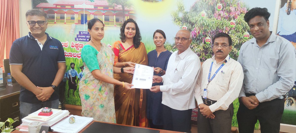 OttilieAnban's tweet photo. #Karnataka's 1st #Space & #Astronomy Lab in #GovernmentSchools to be set up in #Dharwad District
#EvolveLivesFoundation & #DDCLICS would like to thank #ShreedeviRoogi & #VeereshPatil from #SpaceESchoylar &
#HimalayanSpaceCentre
(An #ISRO Certified Space Tutor)
#Chandrayaan3 https://t.co/smWbelB7oi