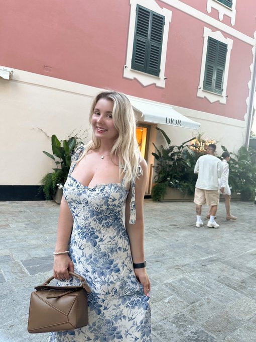 Dress 👗 https://t.co/AuSjvEX0QK