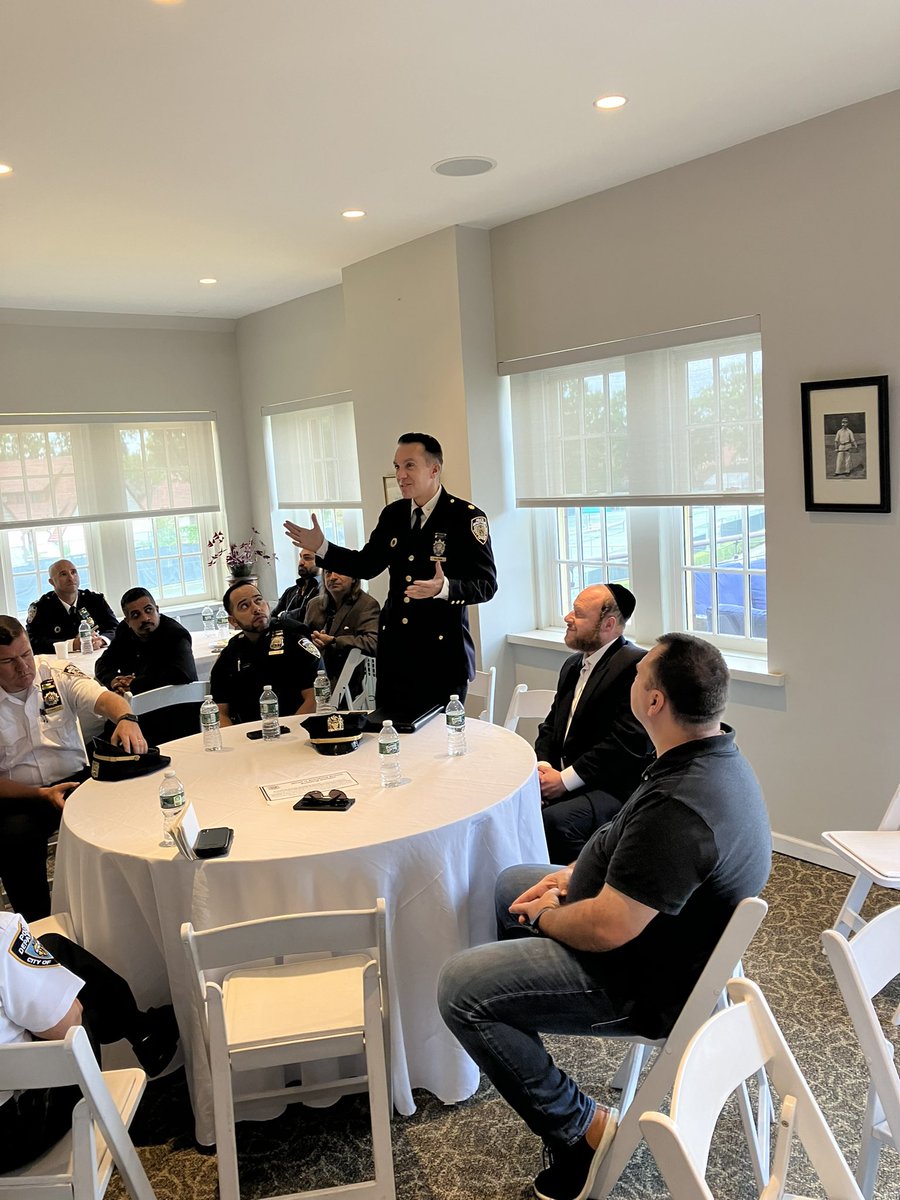 NYPD104Pct's tweet photo. Earlier today, we participated in the @NYCMayor BREAKING BREAD initiative, where members of the #community and @nypd came together to discuss ideas, goals &amp; solutions.   #nycbreaksbread @stophatenyc https://t.co/RT1npbdisU