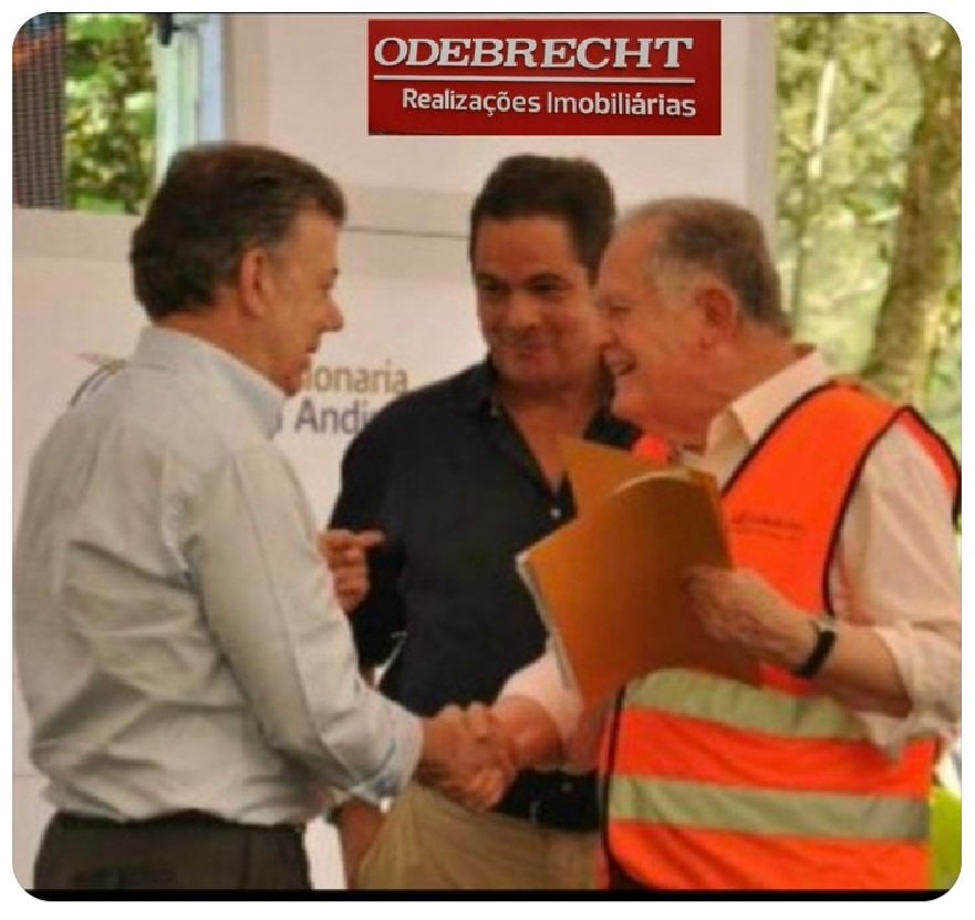 OscarIvanRoa's tweet photo. @AlvaroUribeVel 🆘️🇨🇴🆘️ Desde Barrancabermeja. 
El genocida y narcoparamilitar @AlvaroUribeVel de la #BandaDelicuencialCD @CeDemocratico manifiesta que sus gobiernos  fortaleció  la corrupción #OdebrechtAval, Las bandas Narcoparamilitares,  debilitó  a la justicia y masacró. @CourPenaleInt https://t.co/beE8nEw6DW