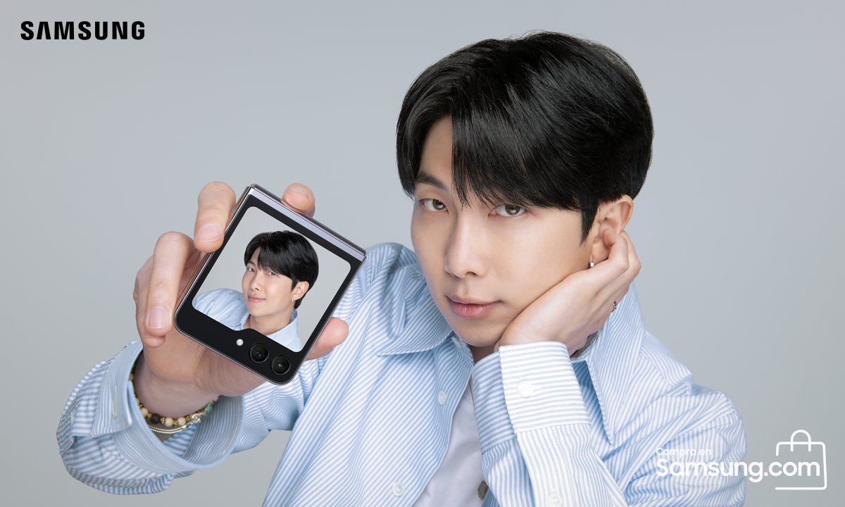 SamsungChile's tweet photo. Aceptémoslo, a todos nos gustaría salir siempre bien la primera en las fotos como #RM lo hace con su #GalaxyZFlip5 🤫. RT si quieres ser de ese team https://t.co/tYM7zge109
