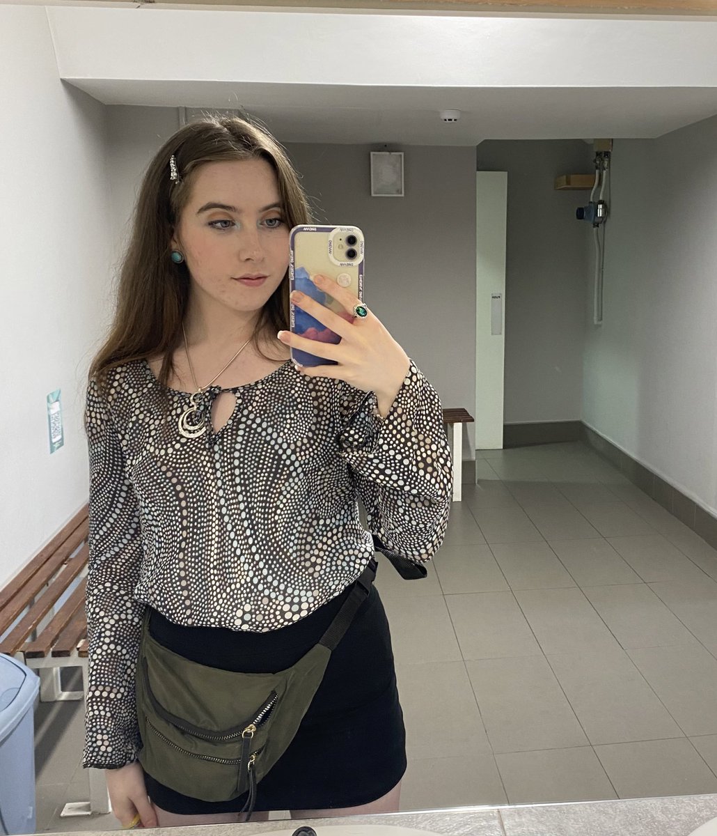 WHATSH0ULDISAY_'s tweet photo. Saw muna and boygenuis yesterday and still in recovery ❤️‍🩹💫🫶😭 https://t.co/8JwnkQ44ce