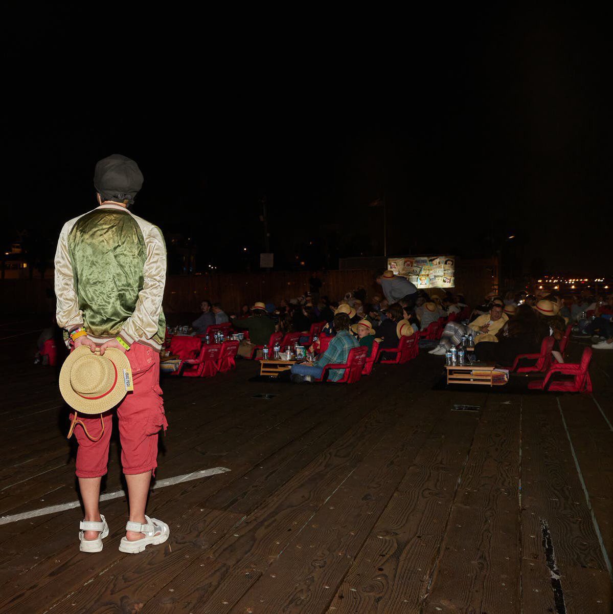 Eiichiro Oda esteve na estreia do Live Action de One Piece em Los Angeles!

A galera que estava em Los Angeles acompanhando a série e nem imaginava que tava assistindo com o cara que criou One Piece. Oda botou o dele na reta pelo Live Action.