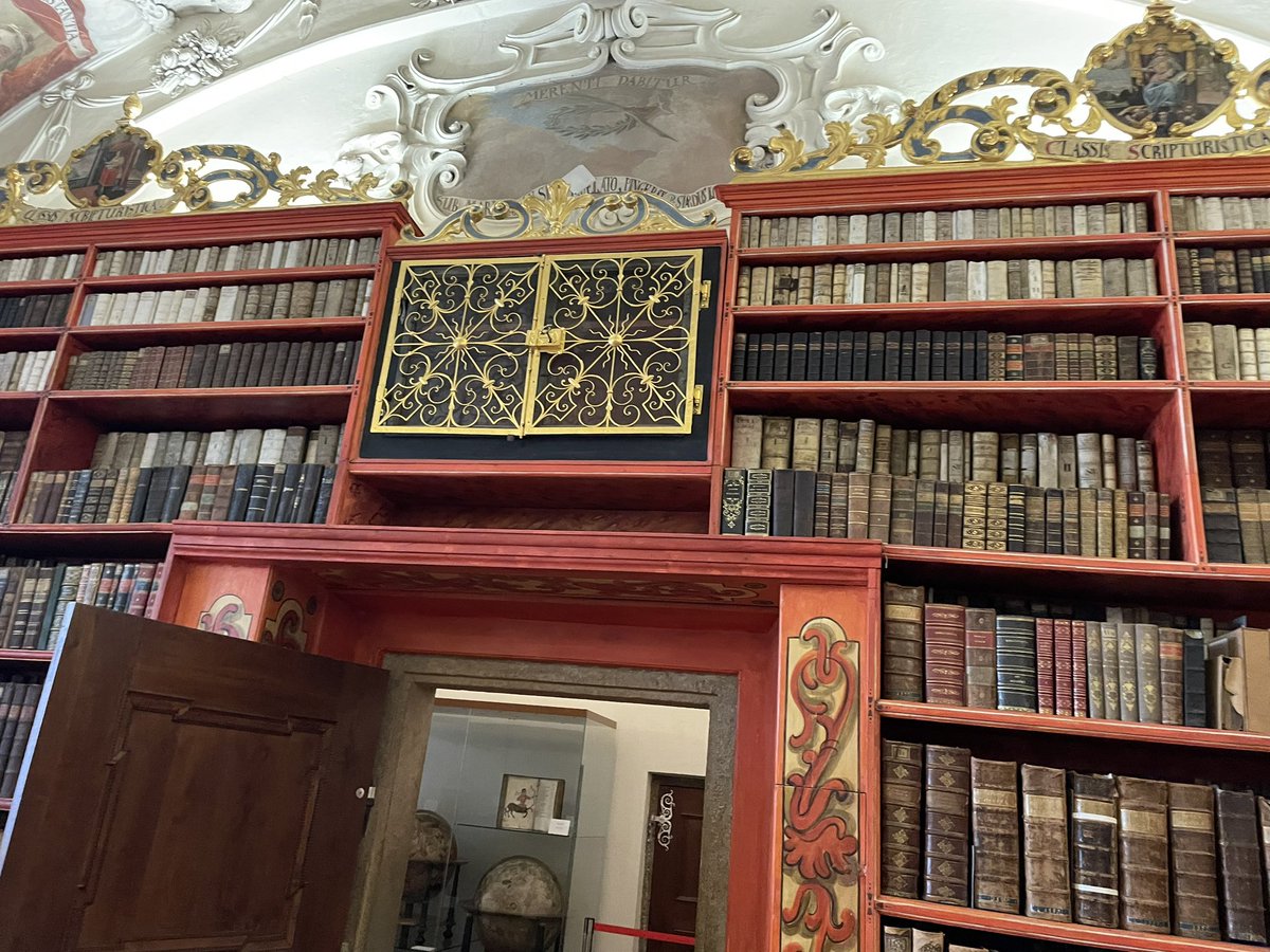 ZsofiaPusztai1_'s tweet photo. Strahov Library Prague! A hidden germ! Absolutely stunning! With EWAR training participants and strong #WHOteam we had a chance for a fantastic guided visit, worth to wait for! #EWAR #Strahovskáknihovna https://t.co/pR8vsvQz5R