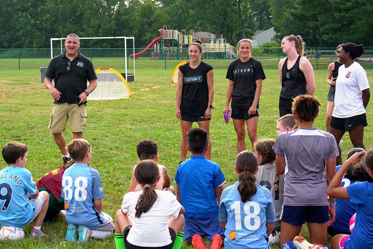 NJ Youth Soccer recently supported All Kids One Field's 5th Annual Soccer Community Night, which featured @GothamFC players Sabrina Flores, Nealy Martin, Mandy Haught and Mandy Freeman. Read: tinyurl.com/4zpmu4ab
