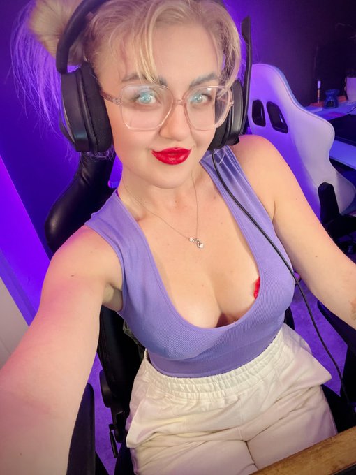 Live on KICK come say hi. It&rsquo;s Baldurs Gate 3 time!!!  https://t.co/YeiqZ1i1Hp https://t.co/wLEJNL6t<a href="/tag/valentinesday"class="tags"><span>#valentinesday</span></a><a href="/tag/tantaly"class="tags"><span>#tantaly</span></a>