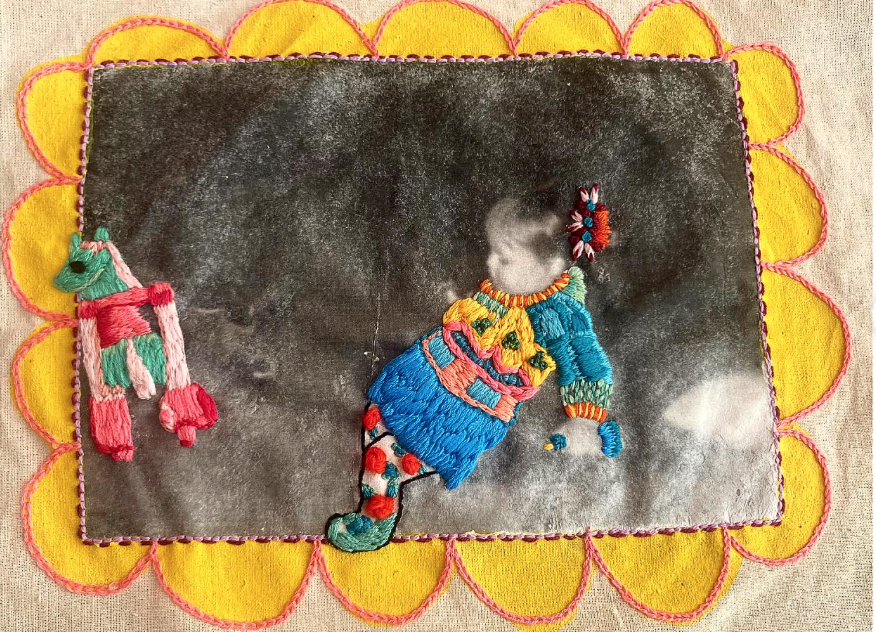 designsbymissv's tweet photo. Using #Modpodge paste to transfer photos to fabric followed by hand-embroidery = perfection!

I'd love to develop this process further (using more than just my baby photos).

#vintage #eighties #imagetransfer #embroidery #nostalgia #childhood #blackandwhitephoto #retro https://t.co/EmN3HHTqNX
