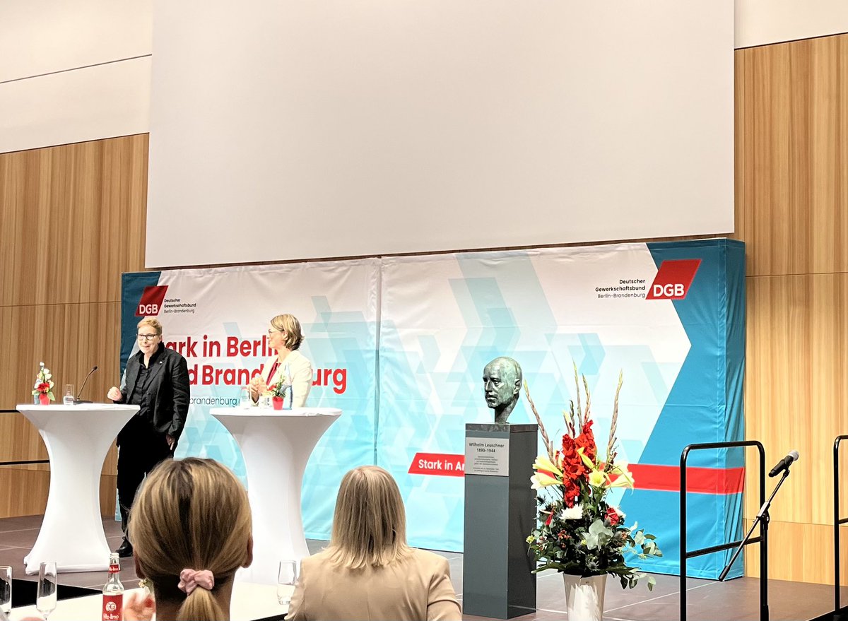 drewnicki's tweet photo. Super! Der @DGB_Berlin_BRB ist wieder in der Keithstraße. Danke an Katja Karger, @NeleTechen und dem DGB-Team für eine tolle Einweihungsfeier! Neues Haus und weiter gehts, denn es gibt viel zu tun: Gute Arbeit und #FairWandel braucht starke Gewerkschaften! https://t.co/KAOYoBVPvG