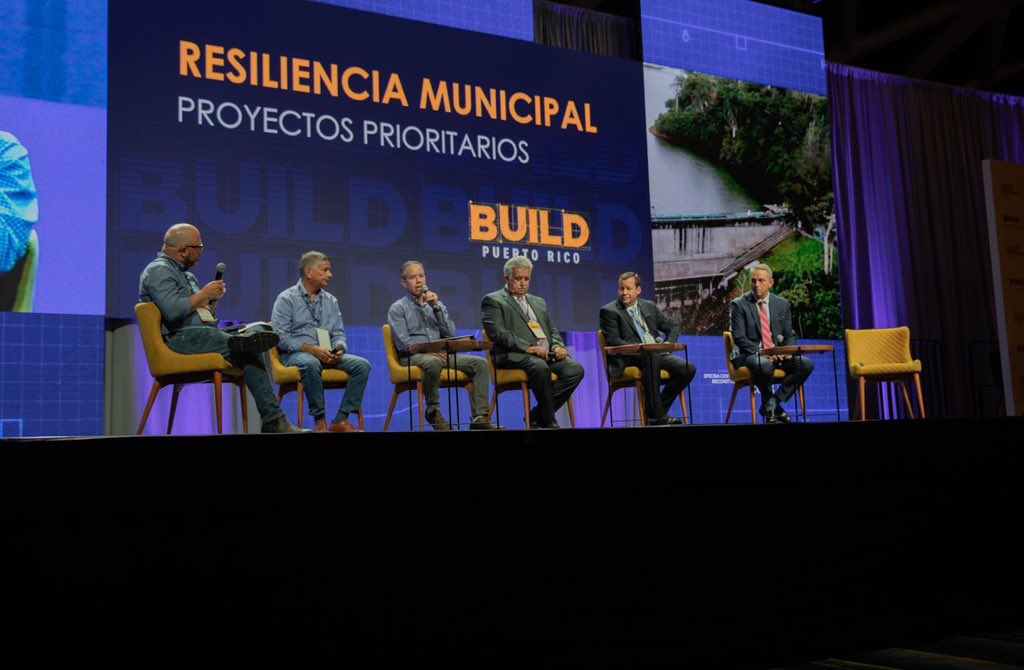 Miguel_Romero_'s tweet photo. Conversamos sobre reconstrucción y proyectos prioritarios en los municipios junto a compañeros alcaldes en el #BuildPR de @Cor3pr. Por nuestra parte, en #SanJuan identificamos prácticas y priorizamos obra en infraestructura de salud, recreativa, de seguridad y comunitaria que impacta directamente a nuestra gente. Gracias a @Laboy_COR3 y @GovPierluisi por apoyar la ejecución de obra en beneficio de los sanjuaneros.