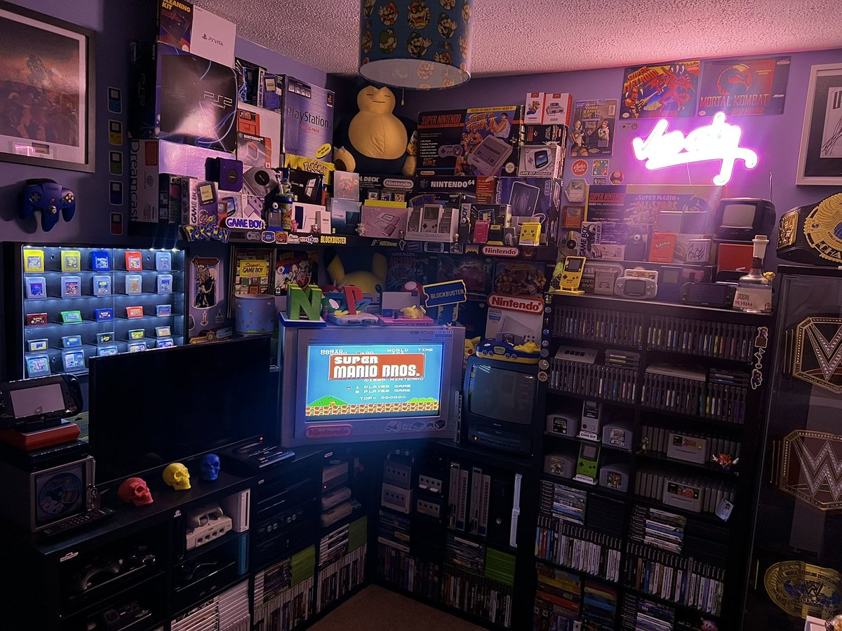 The cosiest rainy evening 🥰🥰🎮