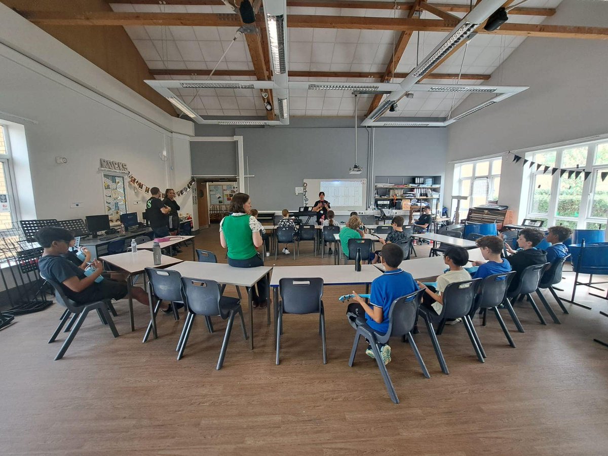 Swaveseyvc's tweet photo. Day1 of our @Swaveseyvc transition summer school for our new Year7 students #energy #smiles #newrelationships 
A peek below of #Sports &amp; #PerformingArts today 
#Bravo to all - see you tomorrow for more!
#extendingtheboundariesoflearning #AchievementForAll #proud @meridiantrustuk https://t.co/Eylu25CiWz