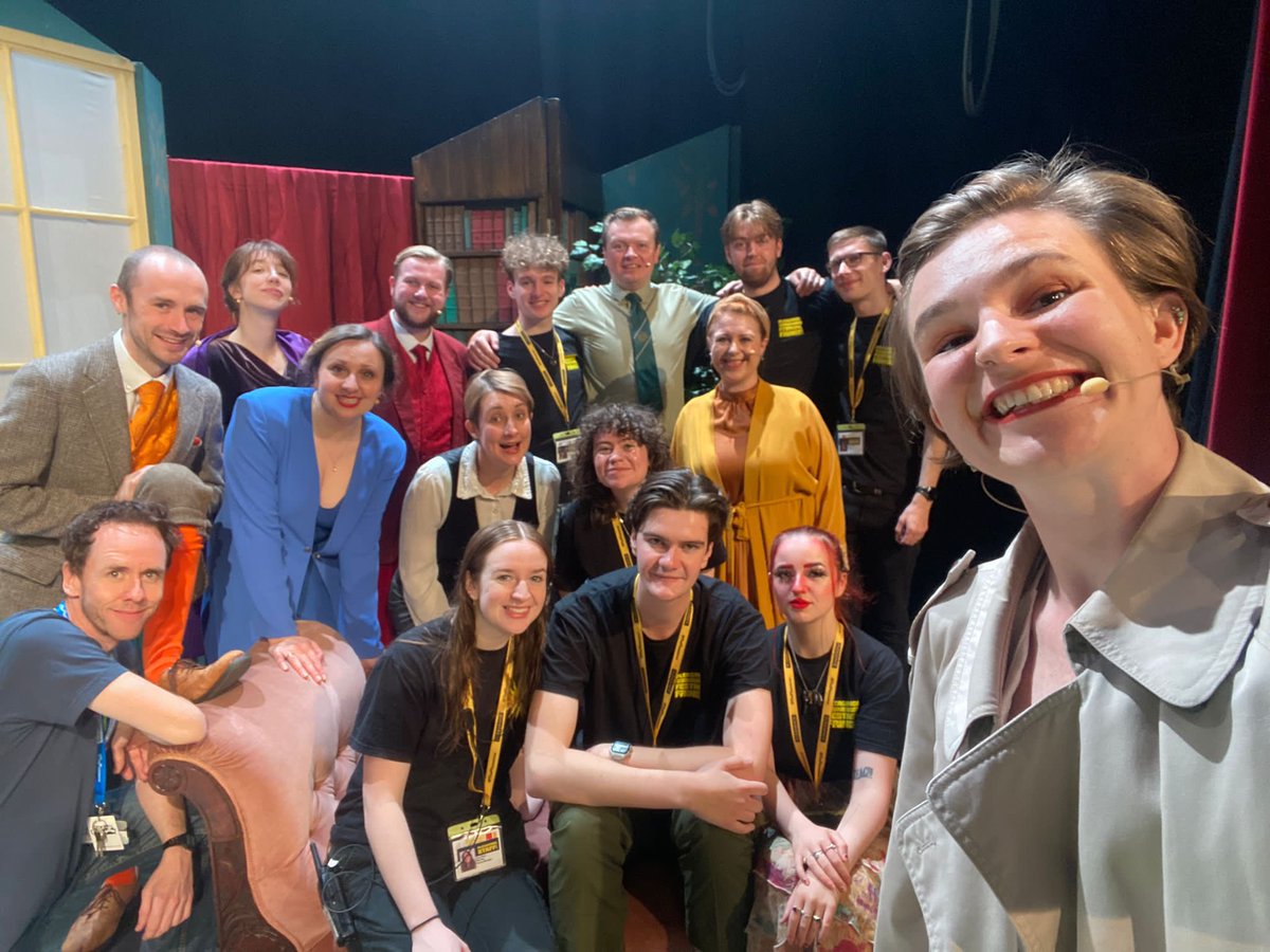 Apparently nearly 8000 people came and watched us perform Murder She Didn't Write in the lush Pleasance One at #EdFringe this August. How nuts. How amazing!