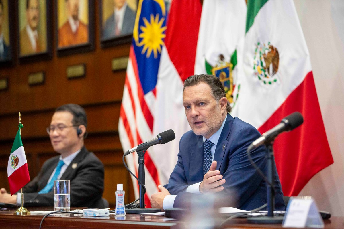 makugo's tweet photo. En Querétaro buscamos alianzas que nos ayuden a impulsar el desarrollo de nuestro estado al siguiente nivel.

Hoy recibimos a los embajadores integrantes de la Asociación de Naciones del Sudeste Asiático para generar colaboraciones y estrechar lazos con importantes regiones y países. ¡Bienvenidos a Querétaro!