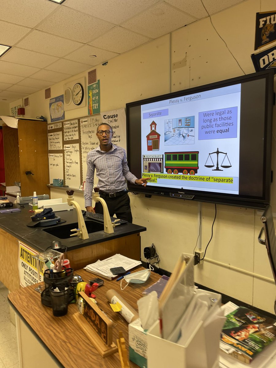 MrRileyTeaches's tweet photo. "Missed out on first day pics, but here's to year 4 at the same school, same course, same class.
Always a good day at Thee Legendary @miamiedisonsr . #BackToSchool #Year4 #MiamiEdison" https://t.co/xACNWJUVar