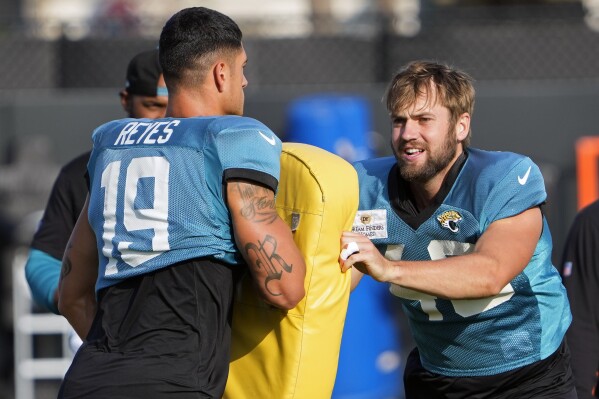 NFL_DovKleiman's tweet photo. Update: #Jaguars head coach Doug Pederson cut his own son, Josh.

Josh, listed at Tight End on the team and he was let go during the final 53-man cutdowns.

Tough business...

https://t.co/bjoFVxxjqh https://t.co/kafxDzmh5E