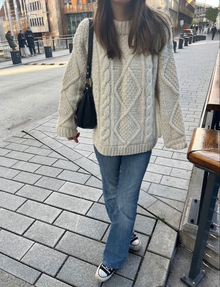 thinkergilmore's tweet photo. i need my own rory gilmore jumper https://t.co/zZrnpKro8K