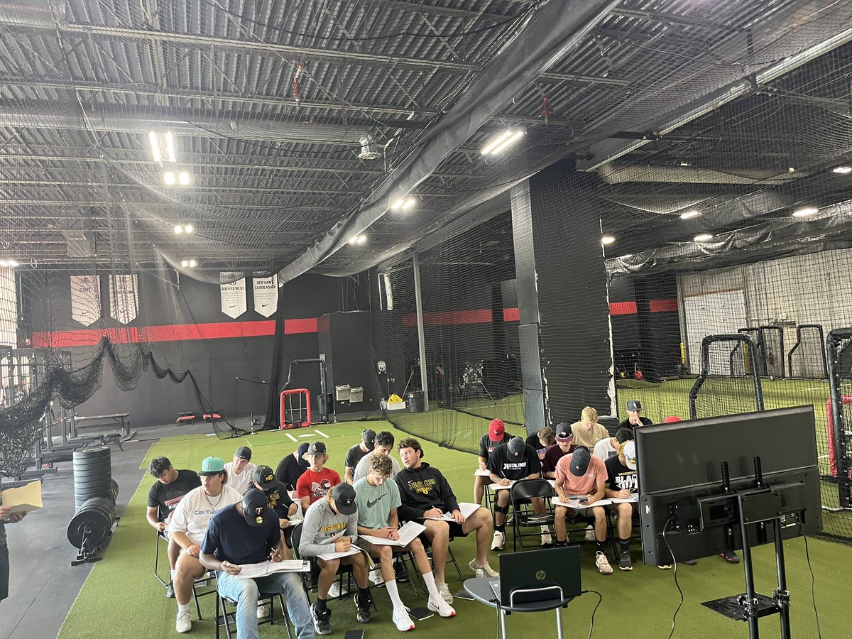 MPGbaseball's tweet image. Team V Day One in the books!

Mission set!

The Journey Begins!

#PostGrad #Uncommitted #TeamV