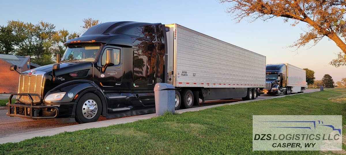dzslogistics's tweet photo. We got us a little convoy going! Trucks 307 &amp; 506 on the move!

#trucking #truckingcompany #work #fresh #food #travelphotography #food #picoftheday #nofilter #peterbuilt #foodphotography #foodie #foodgasm #world #delicious https://t.co/Qgdcrr2HpF