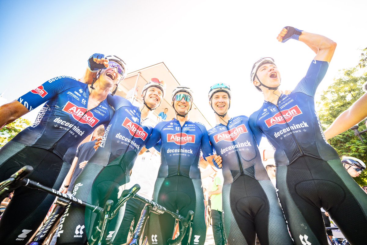 📸 FOTO DEL DÍA | PIC OF THE DAY 😍  

Powered by Plenitude

#LaVuelta23  - 📸 <a href="/cxcling/">Cxcling Creative Agency</a>