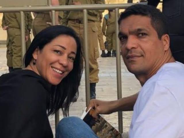 newscolina's tweet photo. Com muita tristeza recebi a notícia da morte de Cristiane Daciolo, esposa do nosso querido @CaboDaciolo. 

Escrevo essa mensagem para enviar amor e muito carinho ao nosso amigo para lidar e suportar esse doloroso processo. A torcida vascaína está com você, Daciolo! 🖤😓 https://t.co/N3AAtKaZDP