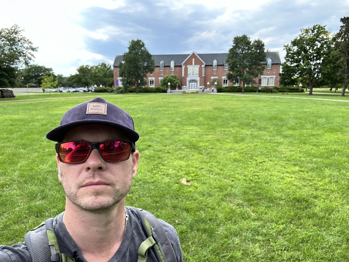 Nothing like taking a walk down memory lane @saintmichaels, very different but looks great since I left in 2001. Students playing frisbee in the commons, sports starting up. Something very grounding about being here today. #smcvt ❤️❤️