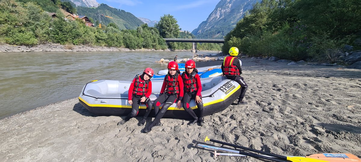 TheGermanAcade1's tweet photo. Just back from our adventure week in Austria - 
action and adventure, all in German 😎
We had a fantastic week in Radstadt, exploring the mountains, lakes and the biggest ice cave in the world! Lots of new friendships were made 😊And loved the Strudel and the Kipferl 😋

#Abenteuerwoche2023 #Radstadt #Jugendhotel #ACSAlpincenter #AOSrafting