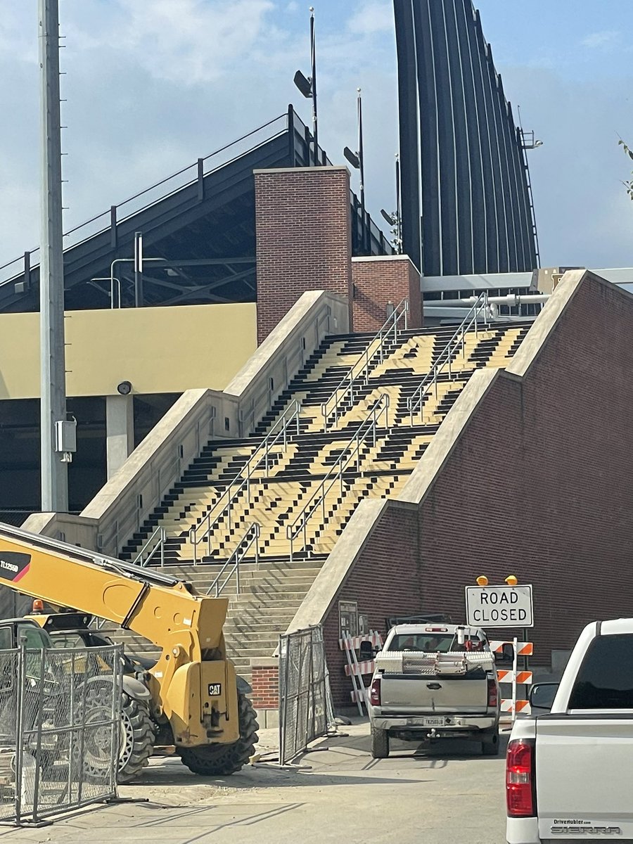 Ross-Ade Brigade tweet media