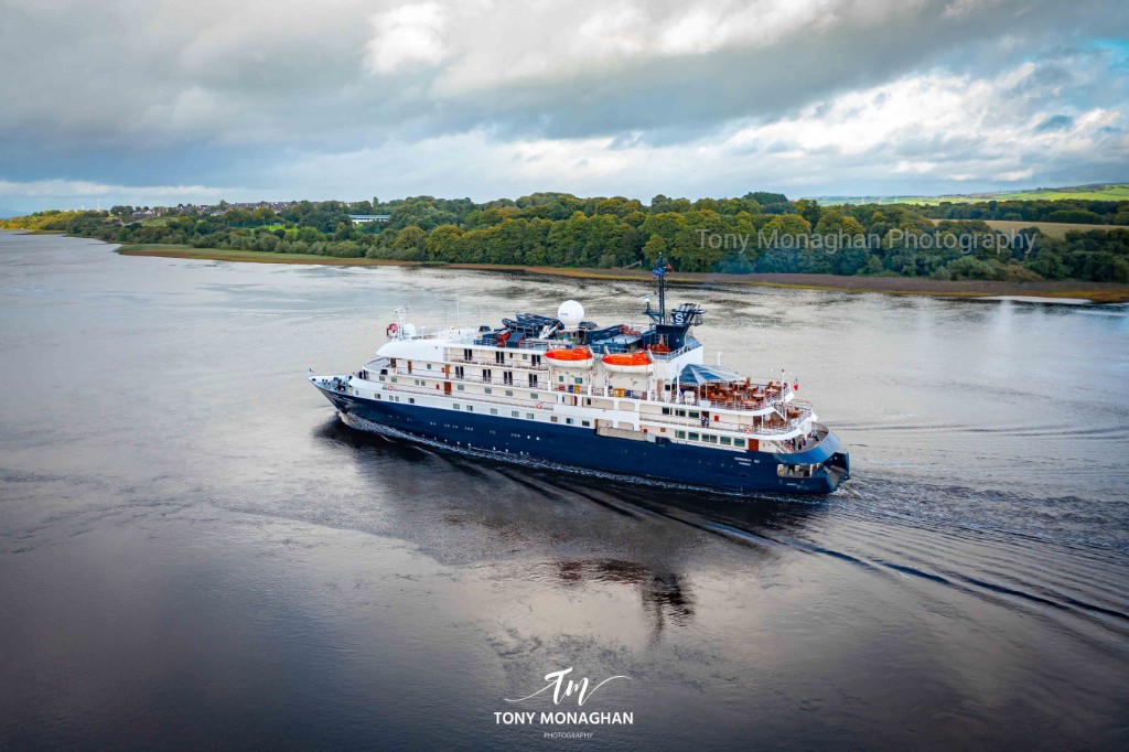 tmonaghanphotos's tweet photo. The Hebridean Sky cruise ship pictured today departing Derry - en route to it's next scheduled destination
#CruiseShip
#Derry
#RiverFoyle
#FoyleBridge
#NorthernIreland
#Photographer
@angie_weather
@barrabest
@WeatherCee
@bbcniweather
@FoylePort https://t.co/fCnqlvk7ap