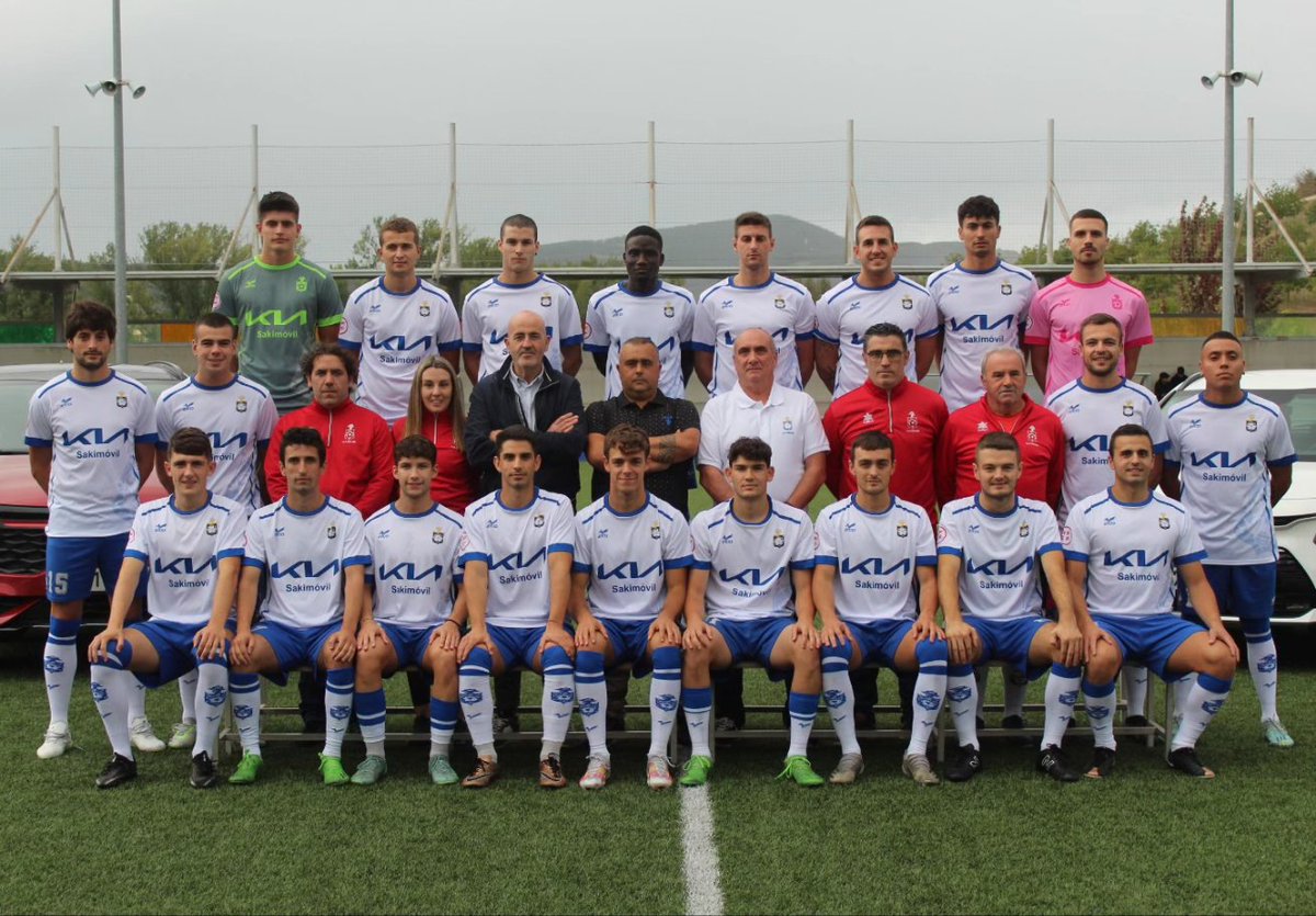 ucdburlades's tweet photo. 📸 𝙉𝙪𝙚𝙨𝙩𝙧𝙤 𝙚𝙦𝙪𝙞𝙥𝙤, 

Presentación de la plantilla 2023/2024 ante los medios de comunicación con nuestro principal sponsor, @KiaEspana

Agradecer la presencia del @AytoBurlada por medio de la alcaldesa, Berta Arizkun y el concejal de Deportes, Enaut Andueza. https://t.co/tKFROkcSF4