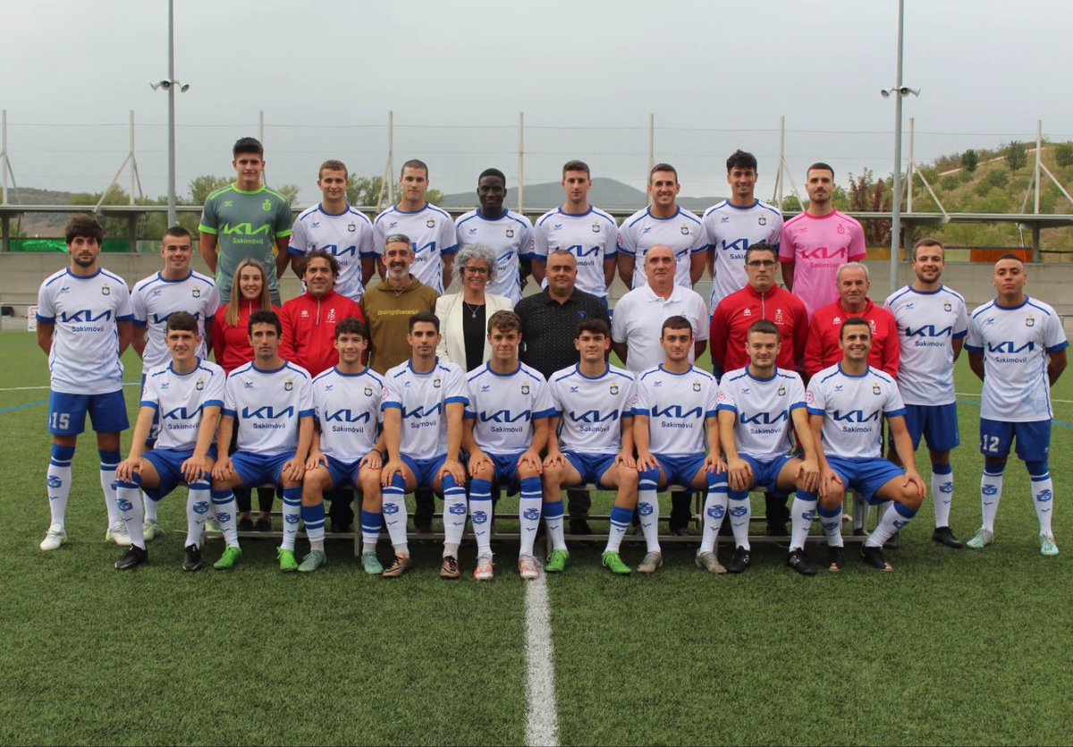 ucdburlades's tweet photo. 📸 𝙉𝙪𝙚𝙨𝙩𝙧𝙤 𝙚𝙦𝙪𝙞𝙥𝙤, 

Presentación de la plantilla 2023/2024 ante los medios de comunicación con nuestro principal sponsor, @KiaEspana

Agradecer la presencia del @AytoBurlada por medio de la alcaldesa, Berta Arizkun y el concejal de Deportes, Enaut Andueza. https://t.co/tKFROkcSF4