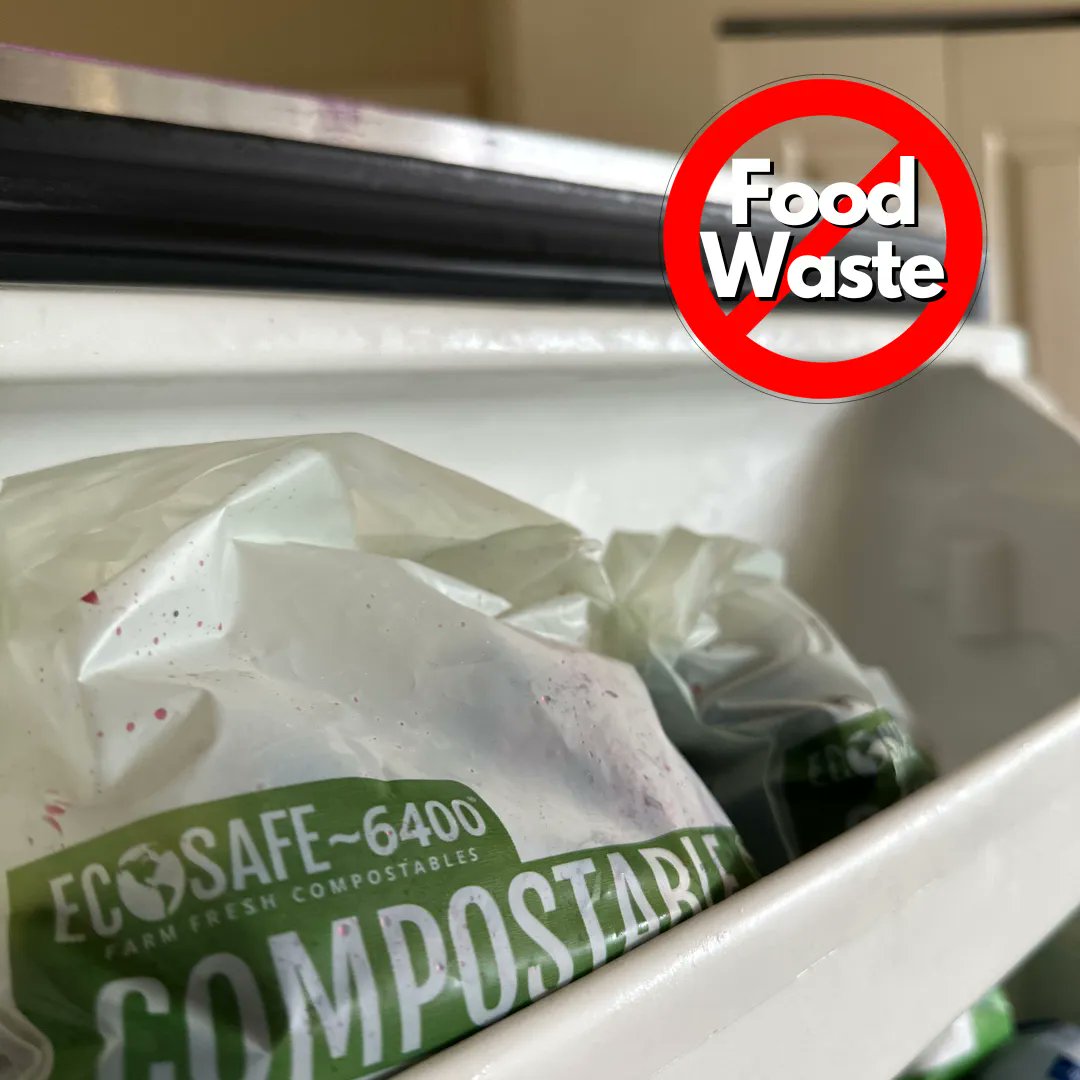 EcoSafeZW's tweet photo. Feel guilty about fruit spoiling before you can consume it? Use our certified compostable sandwich bags and store extra fruit in the freezer to use later for things like smoothies, pie, etc. #sustainabilityhack
Hack idea from @greenvine.sustainable https://t.co/IgCae75oAD
