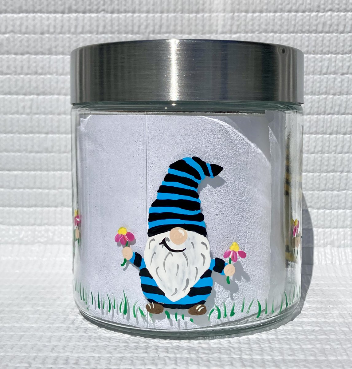 ipaintitpretty's tweet image. etsy.com/listing/143965… #canister #storage #cookiejar #SMILEtt23 #gnomes #paintedjar #kitchendecor