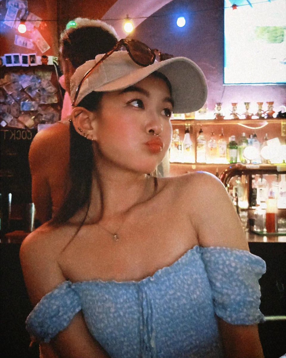 YuiHazuri's tweet photo. Plus d'alcool que de jus, ils ont pas compris comment rentabiliser le bar je crois 🇵🇹🍸 https://t.co/nVodJ0x8QK