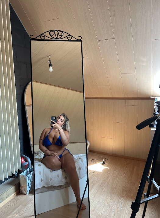 ChubbyLauraX's tweet photo. Datenight with me or the PS5🤪

#onlyfansgirl #onlyfangirl #onlyfans #model #onlyfanz  #onlyfansbabe #lingerie #onlyfangirls #sexy #onlyfanscreator #sellingcontent #beautiful #onlyfansspotlight #egirl https://t.co/GfJy5quqbC