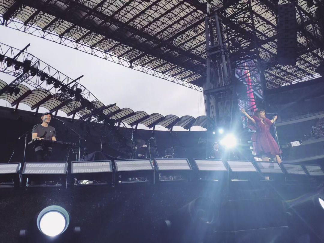 🗓️ June 29, 2023
🇮🇹 Stadio San Siro, Milan, Italy

📷 <a href="/drazenprunk/">DRAZEN PRUNK (Peppe Park)</a> / <a href="/CHVRCHESPEDIA/">CHVRCHESPEDIA | LAUREN MAYBERRY ITALIA 🇮🇹</a>

<a href="/CHVRCHES/">CHVRCHES</a>
@Iain_A_Cook
<a href="/laurenevemay/">Lauren Mayberry</a>
<a href="/doksan/">martin doherty</a>
<a href="/thejonnyscott/">Jonny Scott</a>
<a href="/coldplay/">Coldplay</a>

#CHVRCHES #Coldplay #ColdplayMilan #LaurenMayberry #MOTSWT #MusicOfTheSpheresWorldTour #ScreenViolence
