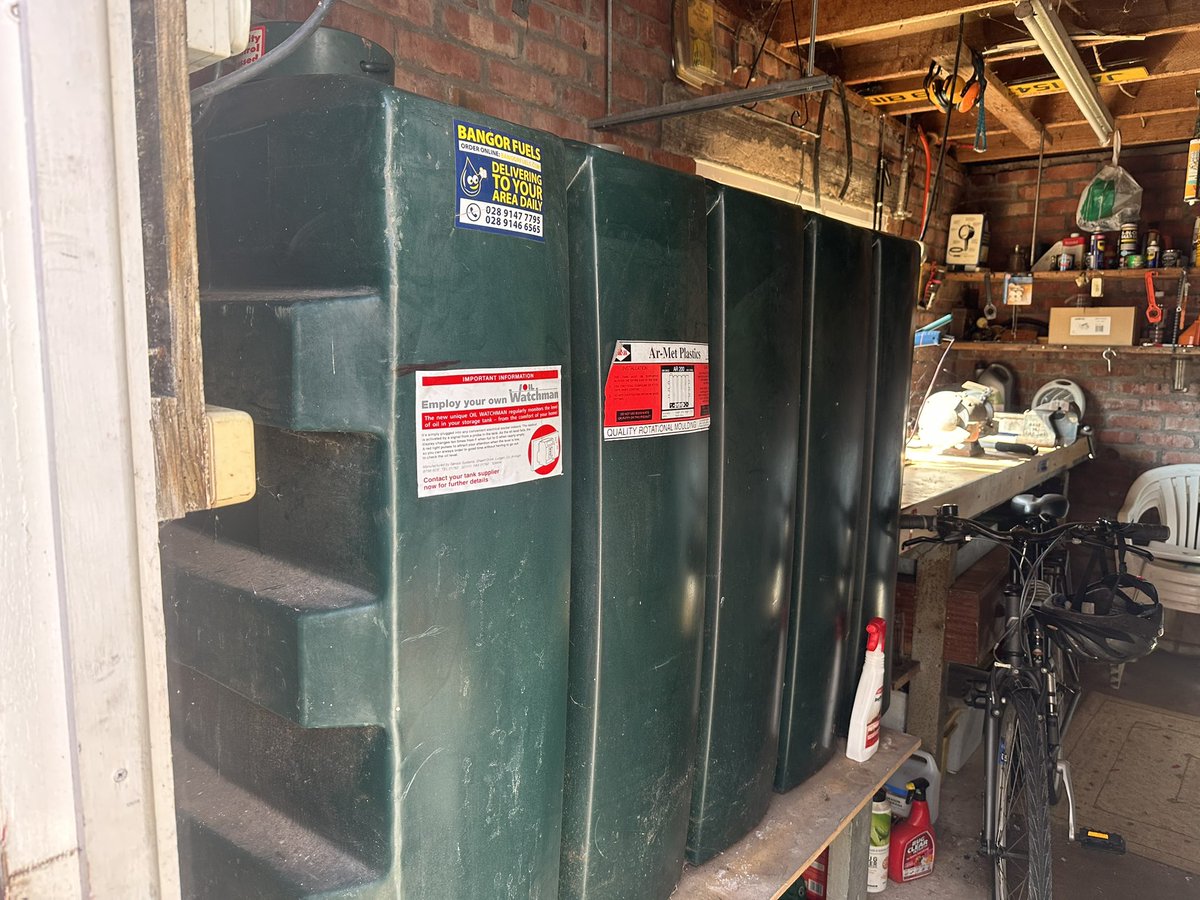 HeatingControls's tweet image. Another cracker from last week, plastic tank inside a garage sitting on 15mm MDF sheet and two flexible oil lines joined together.. #boilermaintenance #doitright #heatingcontrolsbelfast #maintenance #heatingcontrolsanddevices #burner #domesticoil