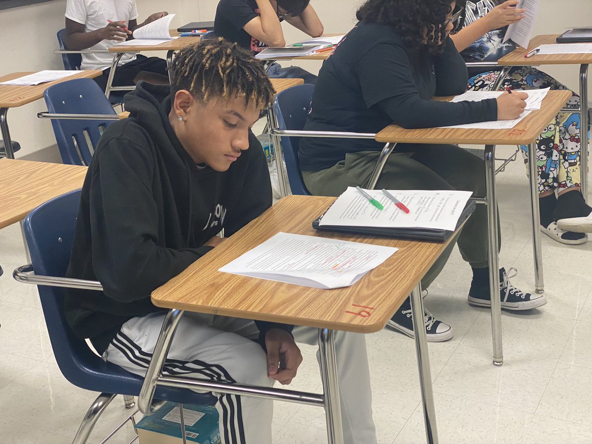 Lacy Hagel tweet media