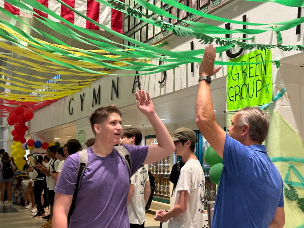 WJCCSchools's tweet photo. What a great day yesterday and a great week ahead! Welcome back, students!

Here are just a few of the many moments captured. Stay tuned for more from the first day of school!

#WeAreWJCC https://t.co/h1YBYv0N1G
