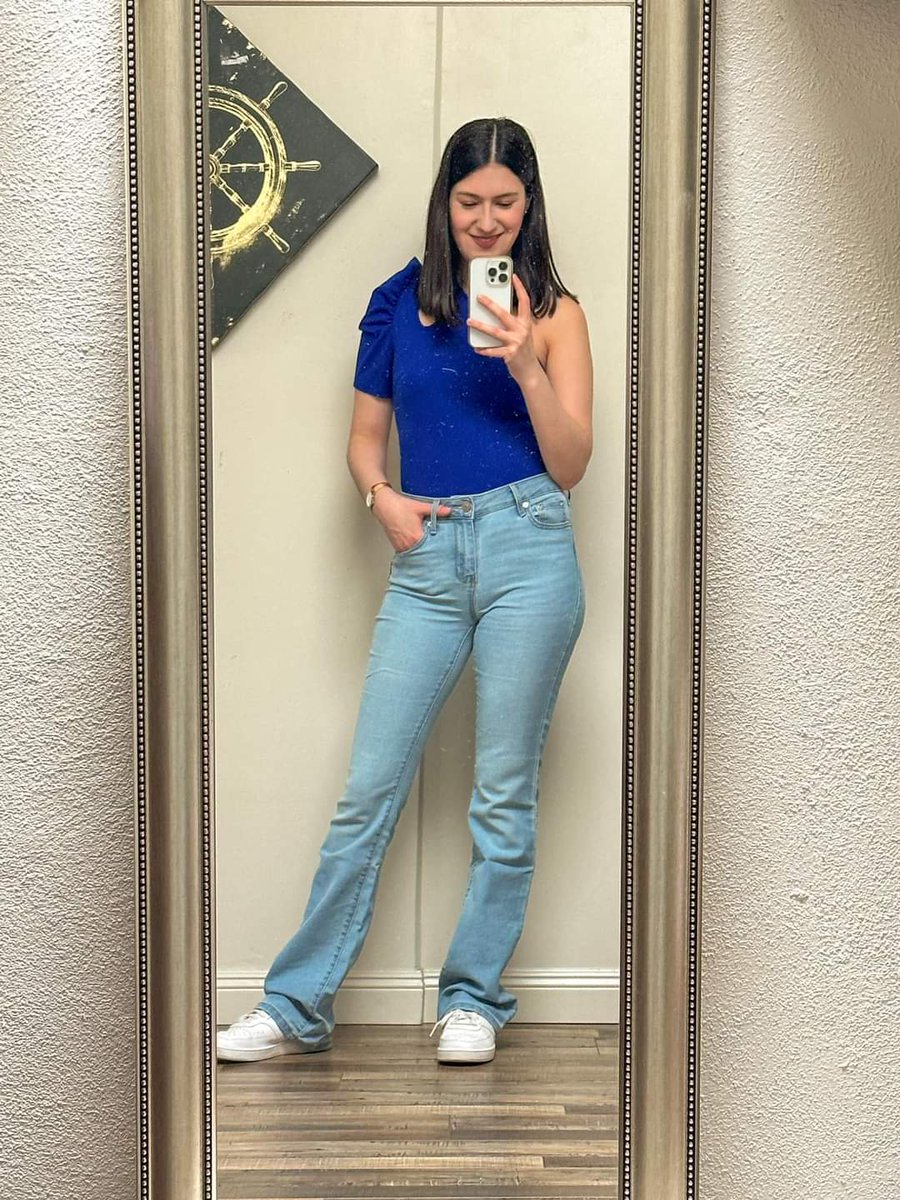MaferTeam's tweet photo. Quisiera volver a ser la misma de siempre 🎶👉📱
#reels #cover #teloagradezco #amorpropio #parati #reflexion
@mafergonzalez
@teammafer
#MaferGonzalez
#MaferGo
@ElenaAvelinoRam
#ElenaAvelinoRamos https://t.co/krLYqa7UEf