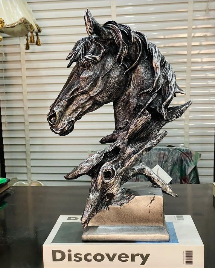 _Sanity001's tweet photo. Carved horse head 🤓
For center table, office table and many more 🤭✅Grab and enjoy luxury 😋
#viralvideo #BBNaijaAllStars #TOTO #bubagirl #xweek #ChristineNampeera #Esther #EfeMoney @AjeboDanny https://t.co/PXfz1DcrvU