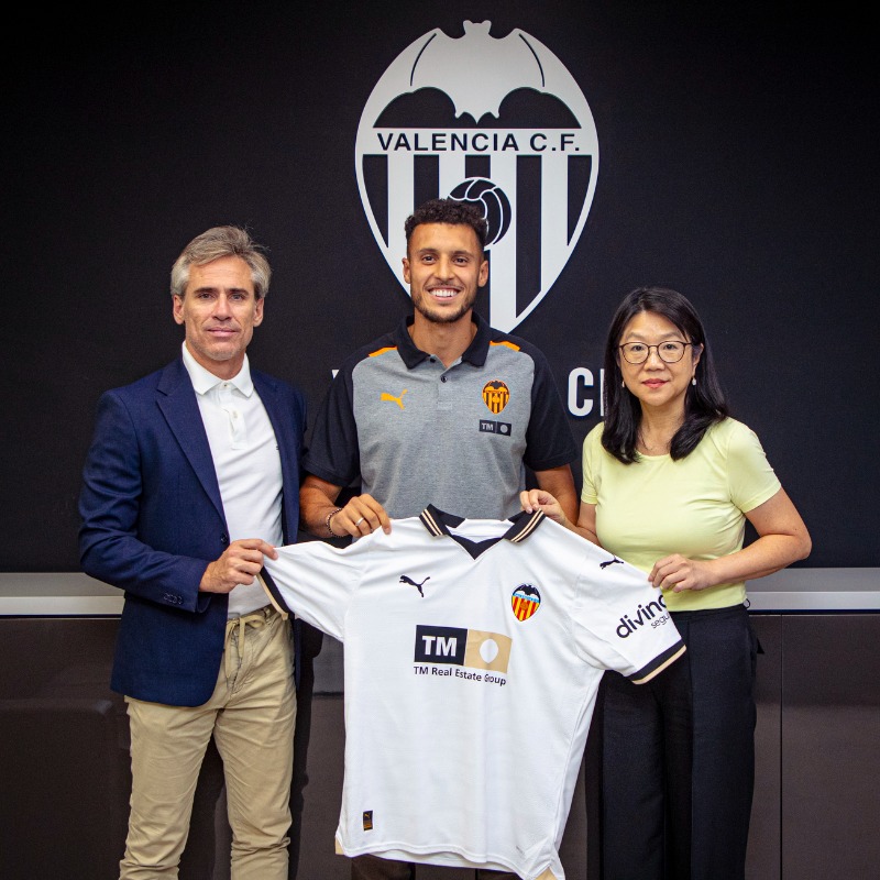 valenciacf's tweet photo. COMUNICADO OFICIAL | Selim Amallah, nuevo jugador del @valenciacf

#BenvingutAmallah
#ADNVCF
