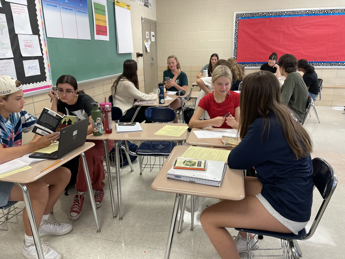 Proud of these students starting the hard work of close-reading and analyzing. #itsworthit <a href="/PeteScully1/">Pete Scully</a>