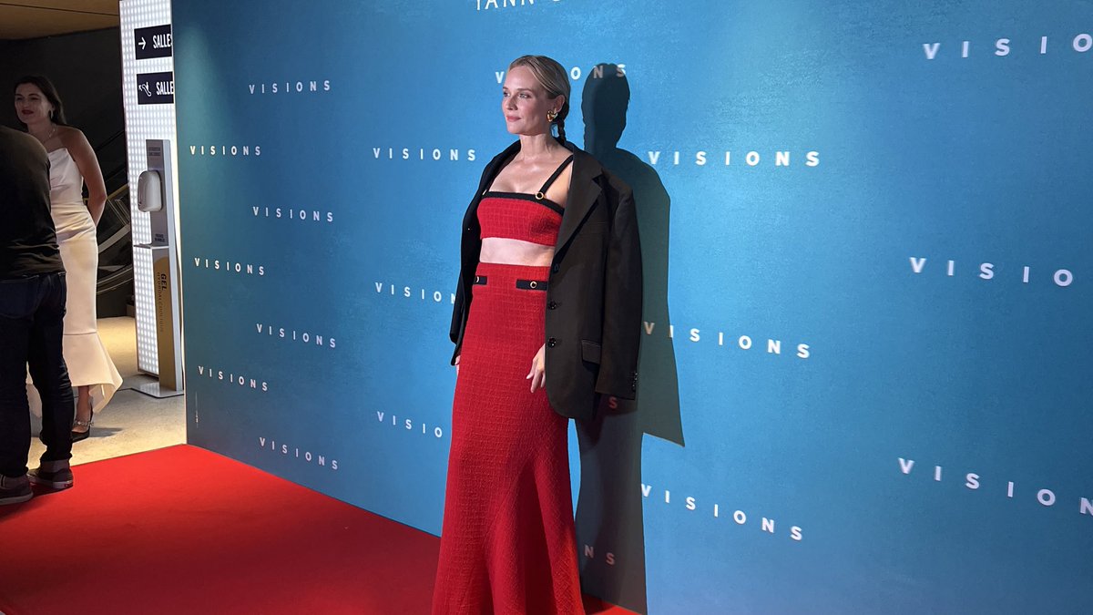 SNDfilms's tweet photo. Soirée exceptionnelle pour #Visions, le nouveau thriller de #YannGozlan (#BoîteNoire) ! 
Après le @FFAngouleme, l’équipe s’est réunie au Pathé Wepler pour présenter le film au public parisien ! Rendez-vous mercredi prochain pour sa sortie en salles ✨✨ https://t.co/EnxZMcLoHS