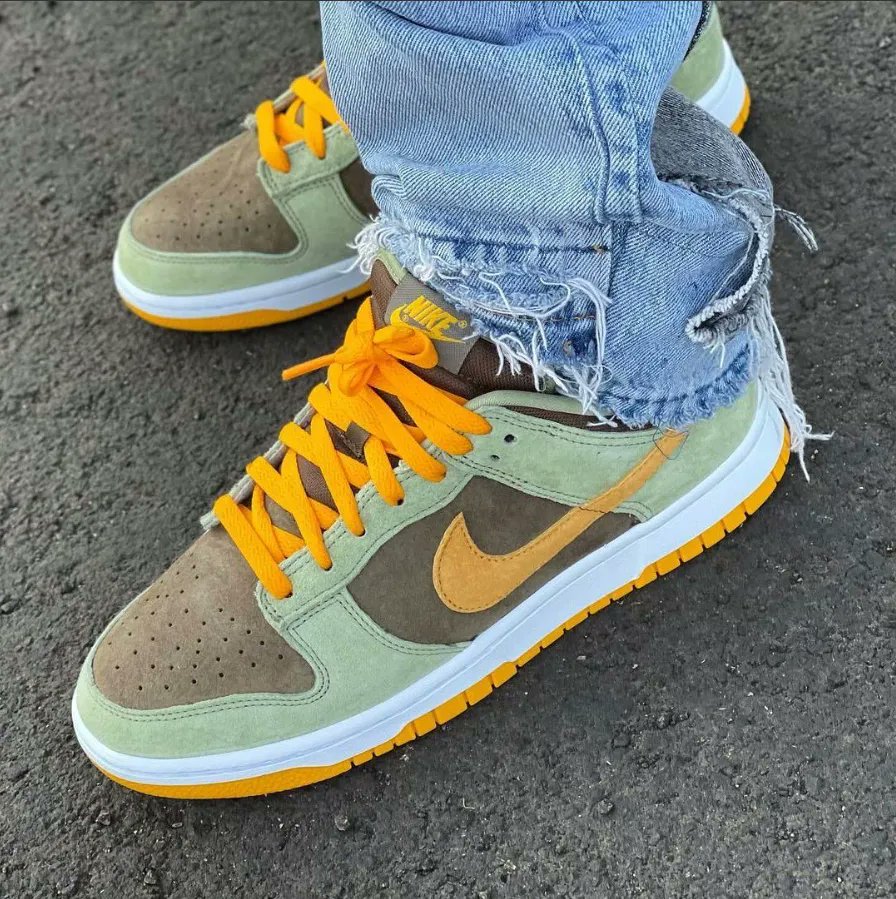 dusty olive dunk low on feet
