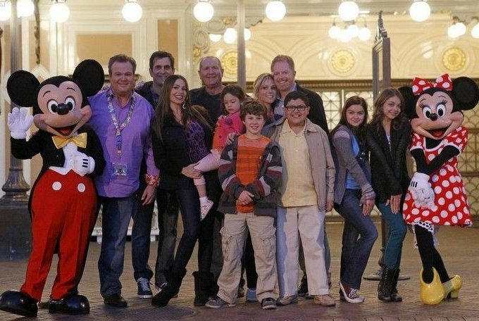 fabyollaverass's tweet photo. eu amo o conceito de que todos os atores de modern family nasceram pros seus respectivos papéis https://t.co/Qkj30ul61f