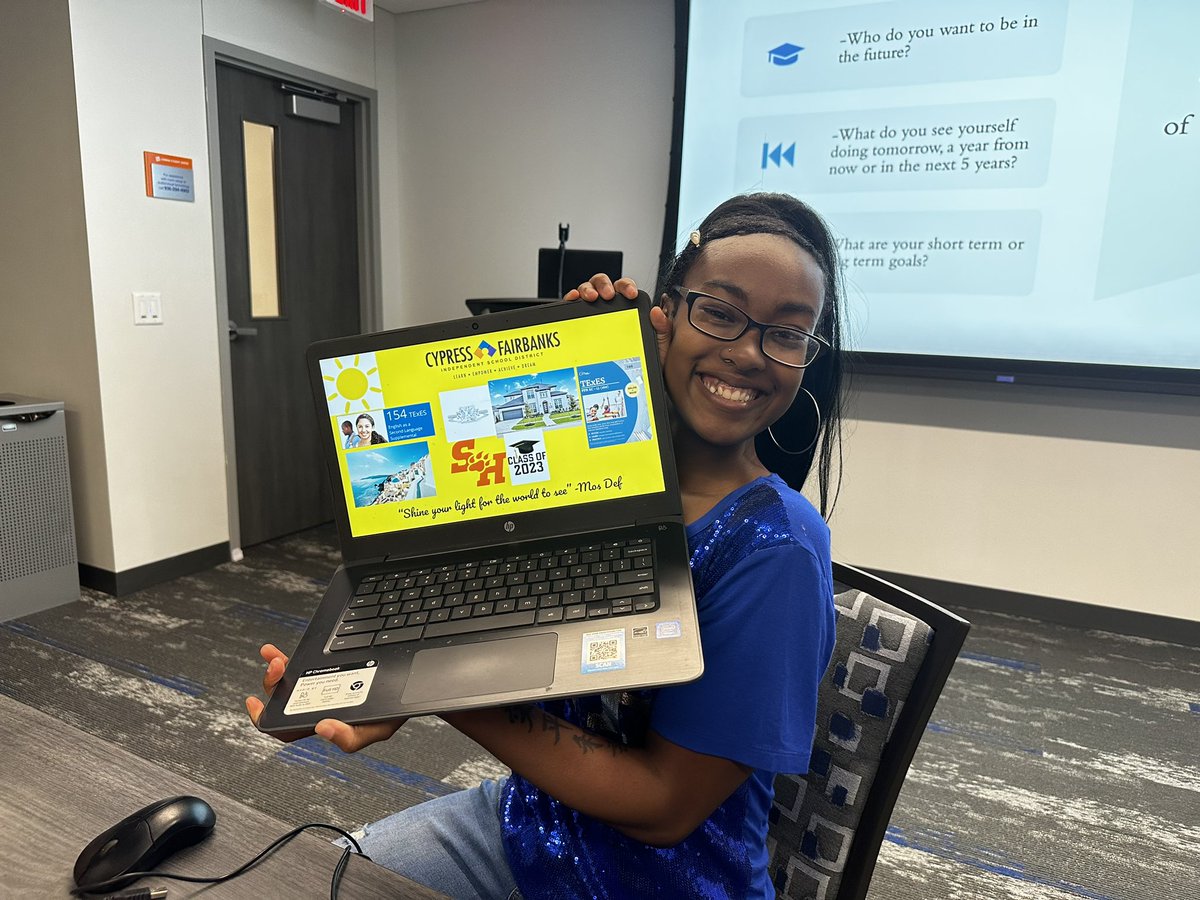 SamHoustonZetas's tweet photo. Thank you to everyone who came out and created viZion boardZ with us and donating school supplies! Stay on the lookout for more upcoming events! 

#zphib1920 #ETXZetas #LambdaEtaZetas https://t.co/M75GcWaOXy