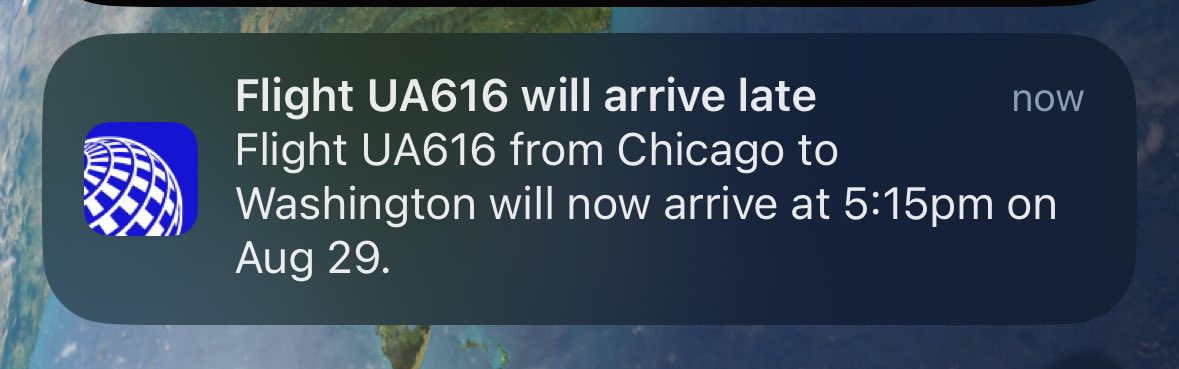 DarylHogg's tweet photo. We arrived at 4:37. We’ve been waiting over 30 minutes for a gate. Then @united sent this via their app. LOL. https://t.co/SaSgqkglWX