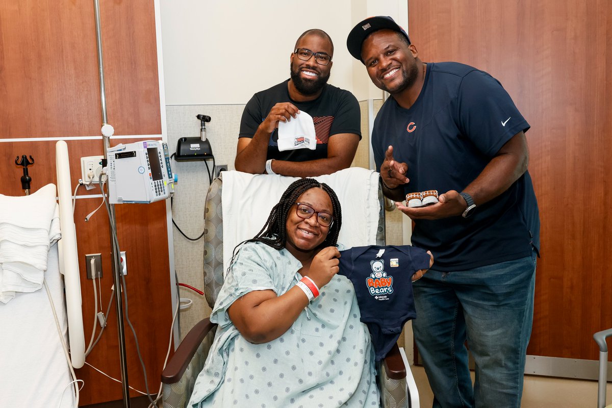 We’re teaming up with the @ChicagoBears to kickoff football season. Babies born at Advocate Chicagoland hospitals this week will get a special Baby Bears box that includes #Bears goodies. Today, @SpiceAdams surprised new moms at Advocate Christ Medical Center! 🐻⬇️