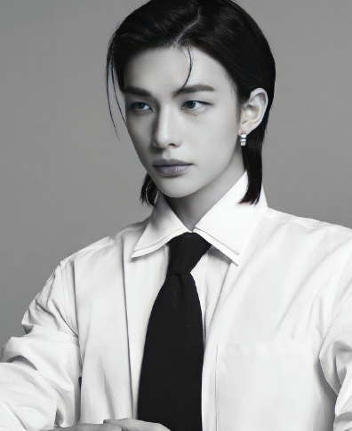 AboutMusicYT's tweet photo. Hyunjin of Stray Kids will feature on 'Rush (remix)' by Troye Sivan with PinkPantheress. https://t.co/fpYMzEDwXE